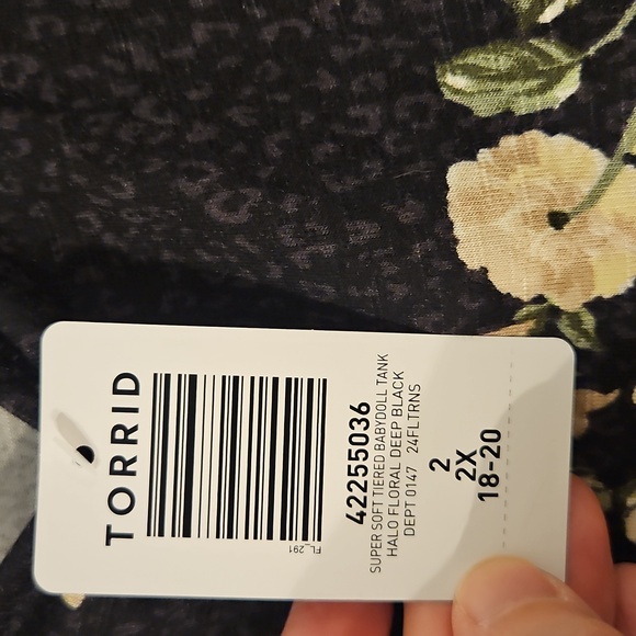 Torrid Black and Cream Sleeveless Shirt - Picture 3 of 3